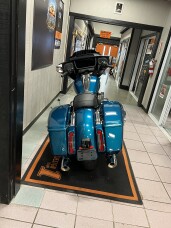 2026 Harley-Davidson® Street Glide® Teal Thunder / Vivid Black thumb 2