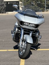 2016 CVO™ Road Glide® Ultra thumb 2