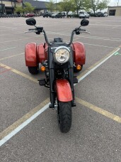 2025 Harley-Davidson® Freewheeler® thumb 2