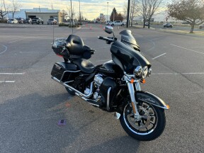 2017 Harley-Davidson® Ultra Limited thumb 3