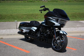 2025 Harley-Davidson® Road Glide™ FLTRX thumb 3