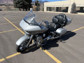 2016 CVO™ Road Glide® Ultra thumb 1