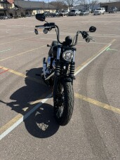 2025 Harley-Davidson® Street Bob® thumb 2