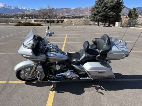 2016 CVO™ Road Glide® Ultra thumb 0