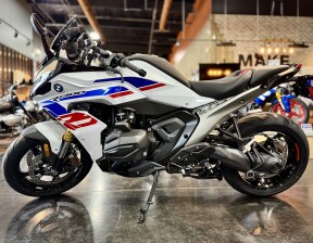 2026 BMW Motorrad R 1300 RS Light White thumb 2