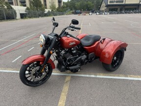 2025 Harley-Davidson® Freewheeler® thumb 1