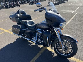 2017 Harley-Davidson® Ultra Limited thumb 3