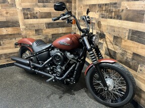 2018 Harley-Davidson® Street Bob® Red Iron Denim FXBB thumb 3