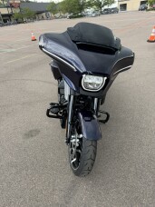 2025 Harley-Davidson® Street Glide® thumb 2