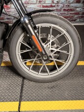 Harley-Davidson® Nightster™ Special 2023 RH975S BRT BILIARD BLU thumb 2