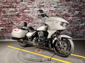 Harley-Davidson® CVO™ Road Glide™ 2023 FLTRXSE DARK PLATINUM thumb 0