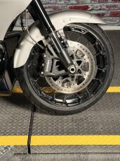 Harley-Davidson® CVO™ Road Glide™ 2023 FLTRXSE DARK PLATINUM thumb 2