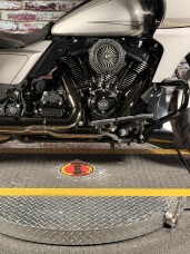 Harley-Davidson® CVO™ Road Glide™ 2023 FLTRXSE DARK PLATINUM thumb 3