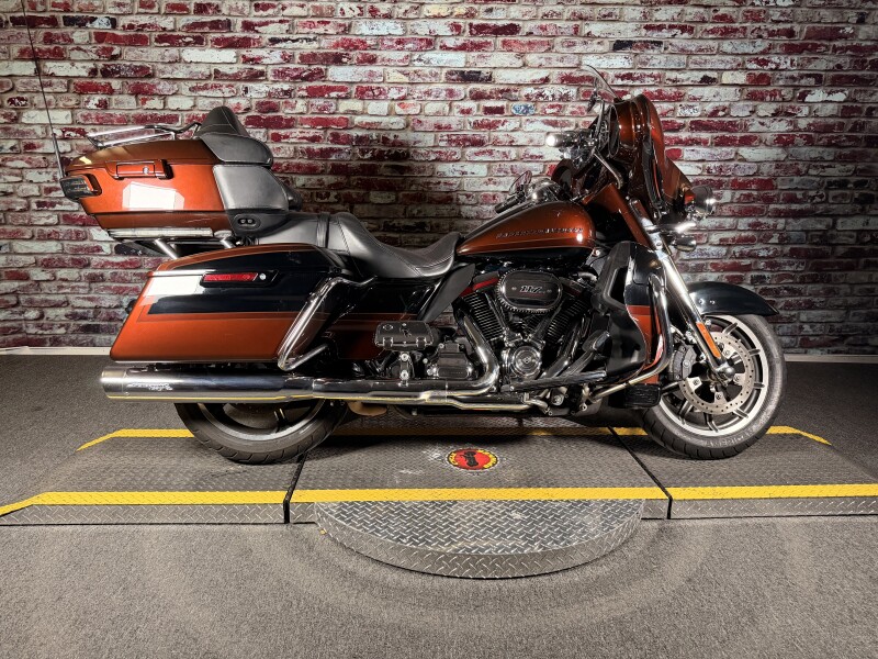Harley-Davidson® CVO™ Limited 2019 FLHTKSE AUBURN / BLACK