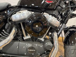 Harley-Davidson® Forty-Eight® 2022 XL 1200X 407714 Vivid Black thumb 2