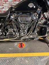 Harley-Davidson® Street Glide® Special 2021 FLHXS Vivid Black thumb 3