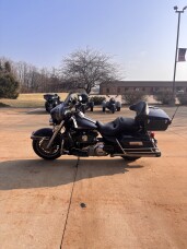 Harley-Davidson® Electra Glide® Classic 2013 FLHTC Carbon Blue thumb 1