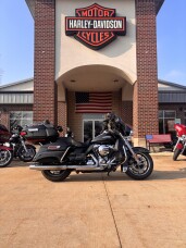 Harley-Davidson® Electra Glide® Ultra Classic™ 2015 FLHTCU BLACK W/ PINSTRIPE thumb 3