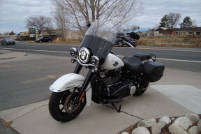 2025 Harley-Davidson® Heritage Classic White Onyx w/Cast Wheels thumb 1