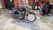 Harley-Davidson® Fat Boy® 2025 FLFB VIVID BLACK W/ PINSTRIPE
