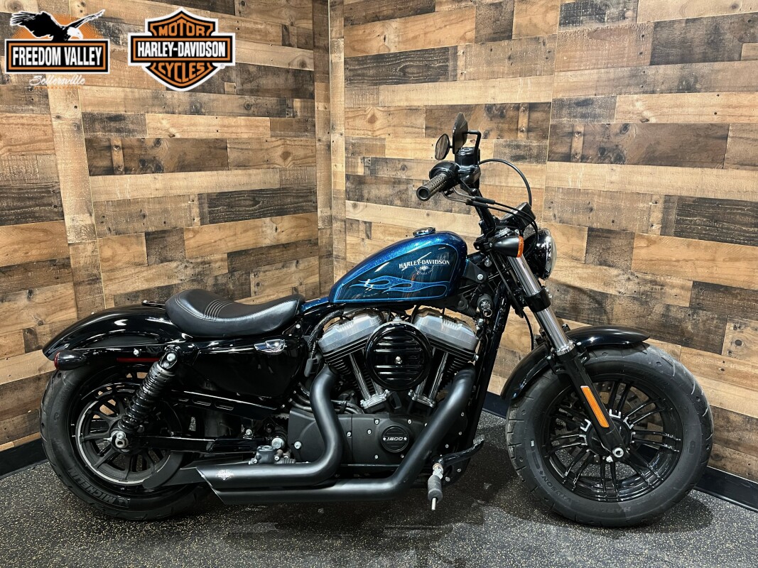 2007 Harley-Davidson® Sportster® 883 Custom Pewter Pearl XL883C