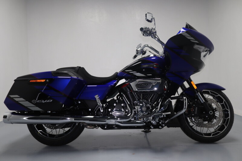 2025 Harley-Davidson® CVO™ Road Glide™ Blue Streak