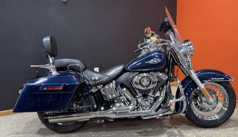 2013 Harley-Davidson® Heritage Softail® Classic BIG BLUE PEARL W/ PINSTRIPE