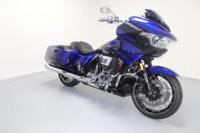 2025 Harley-Davidson® CVO™ Road Glide™ Blue Streak thumb 2