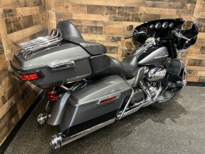 2021 Harley-Davidson® Ultra Limited Gauntlet Gray Metallic/Vivid Black FLHTK thumb 2