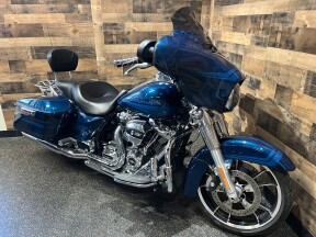 2020 Harley-Davidson® Street Glide® Tahitian Teal  FLHX thumb 3