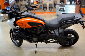 2021 Harley-Davidson® Pan America™ 1250 Special Baja Orange/Stonewashed White Pearl thumb 2