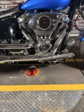 Harley-Davidson® Fat Boy® 2025 FLFB BLUE BURST W/ PINSTRIPE thumb 3