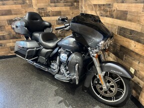 2021 Harley-Davidson® Ultra Limited Gauntlet Gray Metallic/Vivid Black FLHTK thumb 3