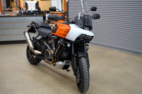 2021 Harley-Davidson® Pan America™ 1250 Special Baja Orange/Stonewashed White Pearl thumb 3