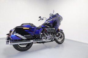 2025 Harley-Davidson® CVO™ Road Glide™ Blue Streak thumb 3