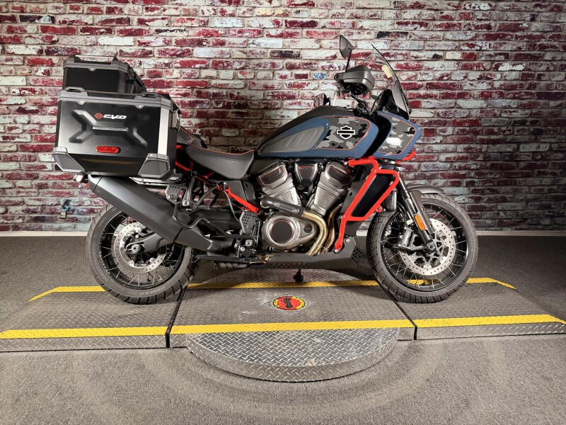 Harley-Davidson® CVO™ Pan America® 2025 RA1250SE UNKNOWN
