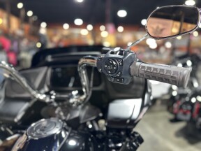 Harley-Davidson® Road Glide™ 2025 FLTRX VIVID BLACK thumb 0