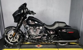 2026 Harley-Davidson® Street Glide®  FLHX  VIVID BLACK thumb 2