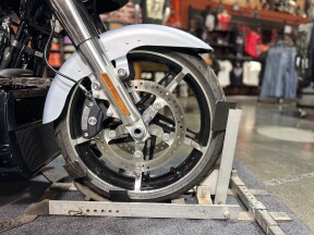 Harley-Davidson® Road Glide™ 2025 FLTRX ATLAS SLV MTLIC thumb 1