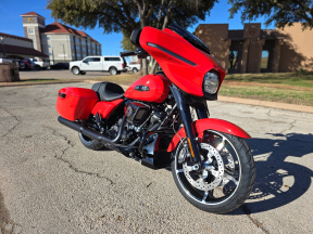2026 Harley-Davidson® Street Glide® thumb 2