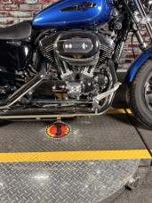 Harley-Davidson® 1200 Custom 2015 XL1200C SUPERIOR BLUE W/ PINSTRIPE thumb 3