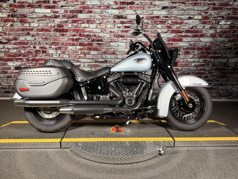 Harley-Davidson® Heritage Classic 114 2024 FLHCS ATLAS SLV MTLIC