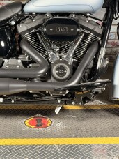 Harley-Davidson® Heritage Classic 114 2024 FLHCS ATLAS SLV MTLIC thumb 3