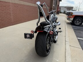 2023 Harley-Davidson® Breakout® Vivid Black thumb 1