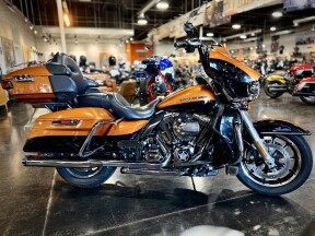 2014 Harley-Davidson® Ultra Limited Amber Whiskey thumb 3