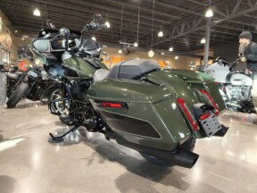 2026 Harley-Davidson® Road Glide® Olive Steel Metallic / Vivid Black - Black thumb 3