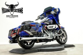2025 Harley-Davidson® CVO™ Street Glide® Blue Streak thumb 3