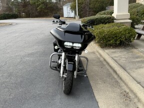 2017 Harley-Davidson<sup>®</sup> Road Glide® Special Vivid Black thumb 0