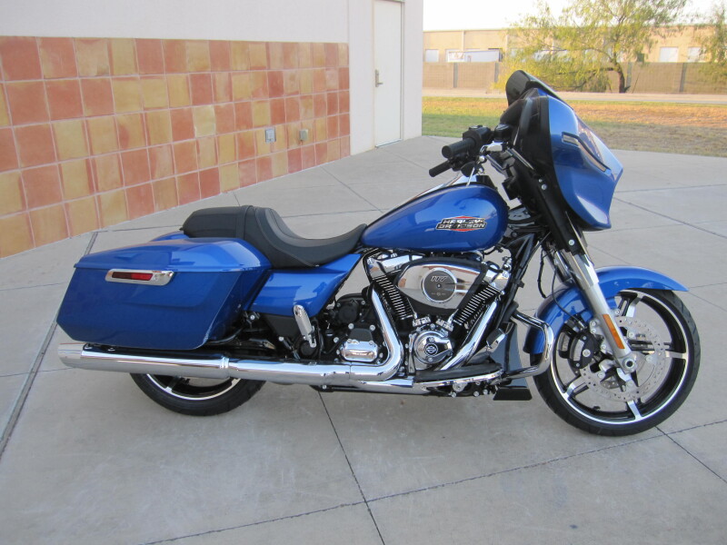 2025 Harley-Davidson® Street Glide® Blue Burst