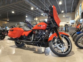 2026 Harley-Davidson® Street Glide® Blood Orange - Black thumb 1